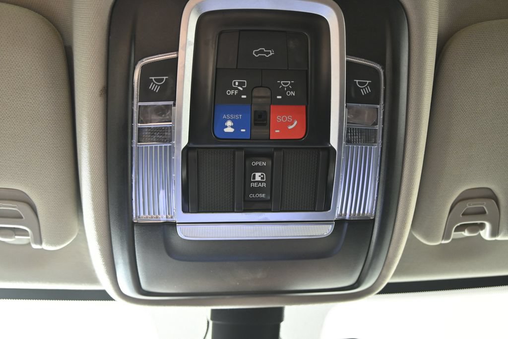 Used 2024 RAM 2500 Laramie AWD/4WD image 34
