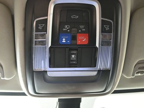 Used 2024 RAM 2500 Laramie AWD/4WD image 34