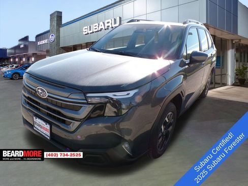 Used 2025 Subaru Forester Premium image 1