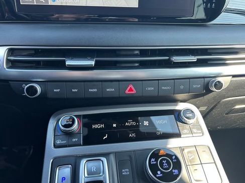 Used 2024 Hyundai Palisade Calligraphy image 15