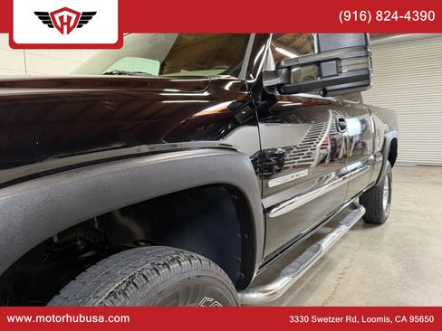 Used 2007 GMC Sierra 2500 SLE w/ Onstar Plus Package AWD/4WD image 2