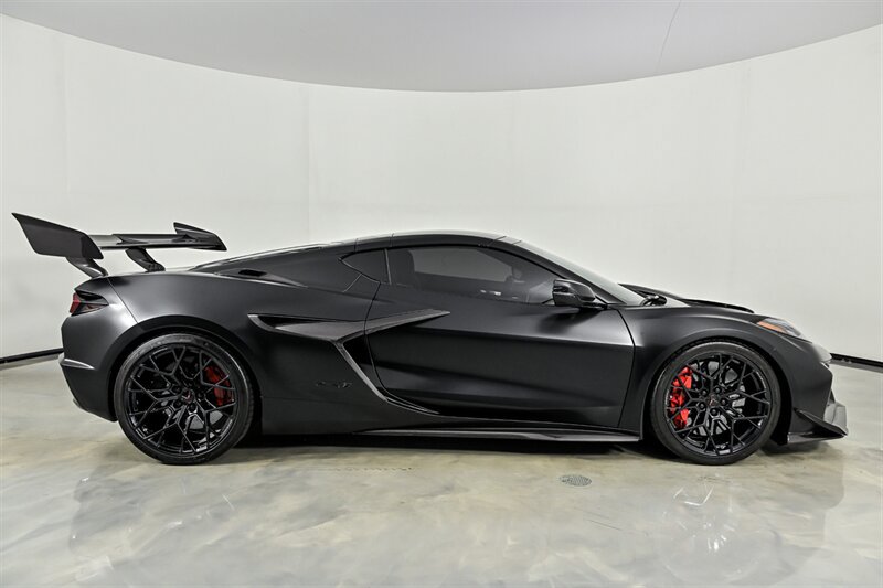 Used 2026 Chevrolet Corvette ZR1 w/ ZR1 Carbon Fiber Aero Package RWD image 10