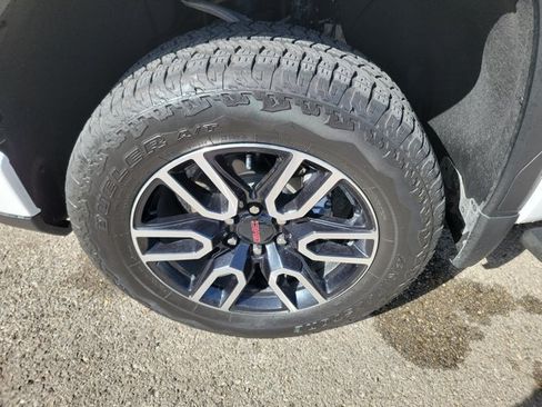 Used 2026 GMC Sierra 1500 AT4 w/ AT4 Premium Package AWD/4WD image 10