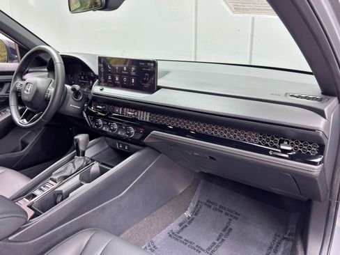 Used 2023 Honda Accord Sport image 14