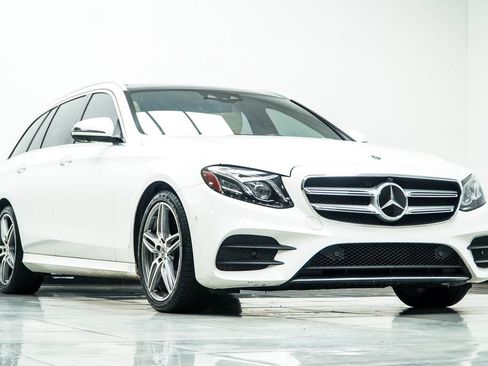 Used 2019 Mercedes-Benz E 450 4MATIC Wagon image 4