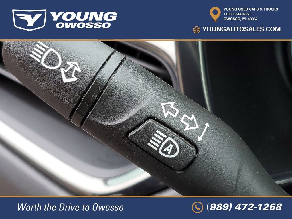 Used 2022 Chevrolet Equinox RS w/ RS Leather Package FWD image 14