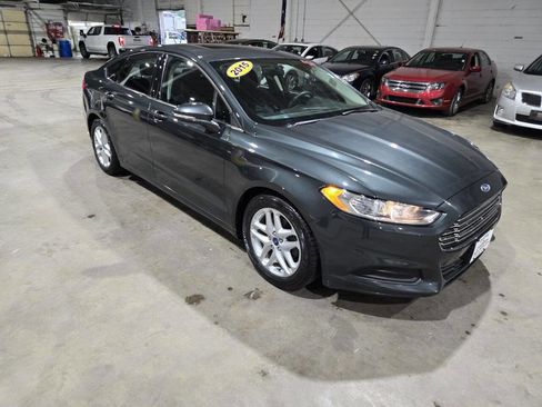 Used 2015 Ford Fusion SE FWD image 17