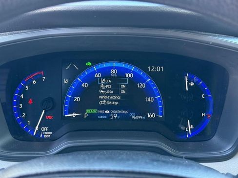 Used 2021 Toyota Corolla LE image 15