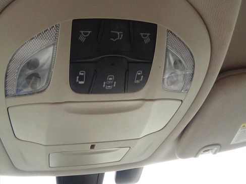 Used 2020 Chrysler Pacifica Touring w/ Tire & Wheel Group image 28