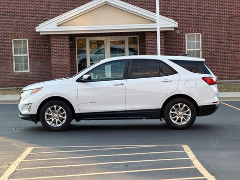 Used 2020 Chevrolet Equinox LS w/ LPO, Cargo Package FWD image 8