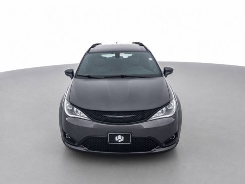 Used 2020 Chrysler Pacifica Touring-L Plus w/ S Appearance Package FWD image 2