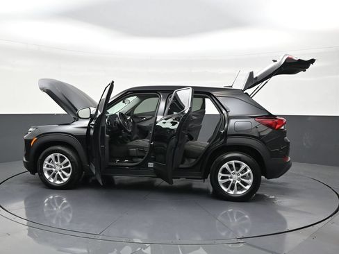 Used 2025 Chevrolet TrailBlazer LS FWD image 31
