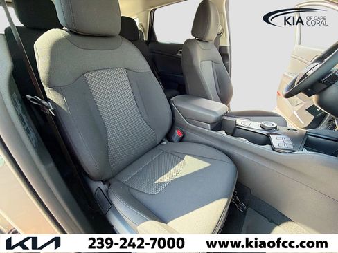 New 2026 Kia Sportage LX image 13