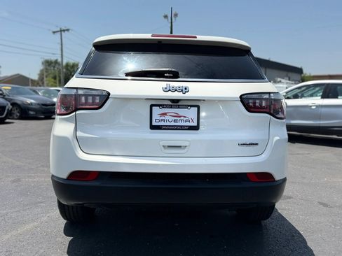 Used 2019 Jeep Compass Latitude w/ Popular Equipment Group FWD image 4