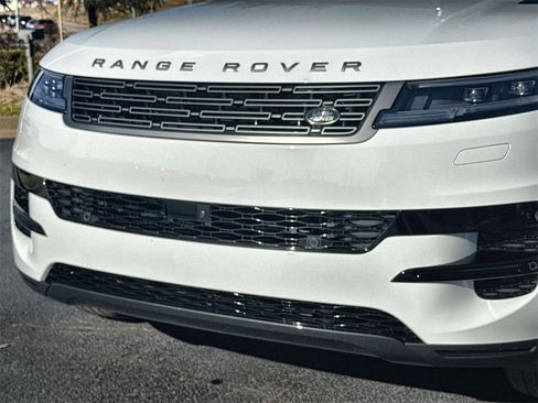 Used 2025 Land Rover Range Rover Sport Dynamic SE image 9