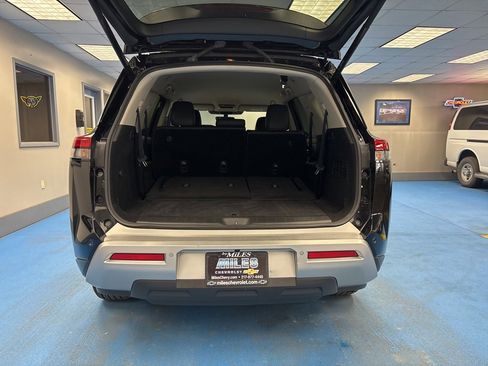 Used 2023 Nissan Pathfinder SL image 8