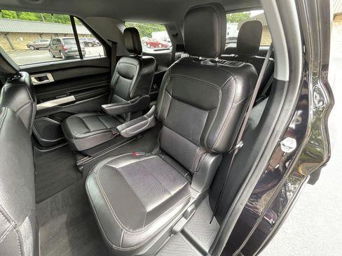 Used 2023 Ford Explorer Limited w/ Equipment Group 301A RWD image 42
