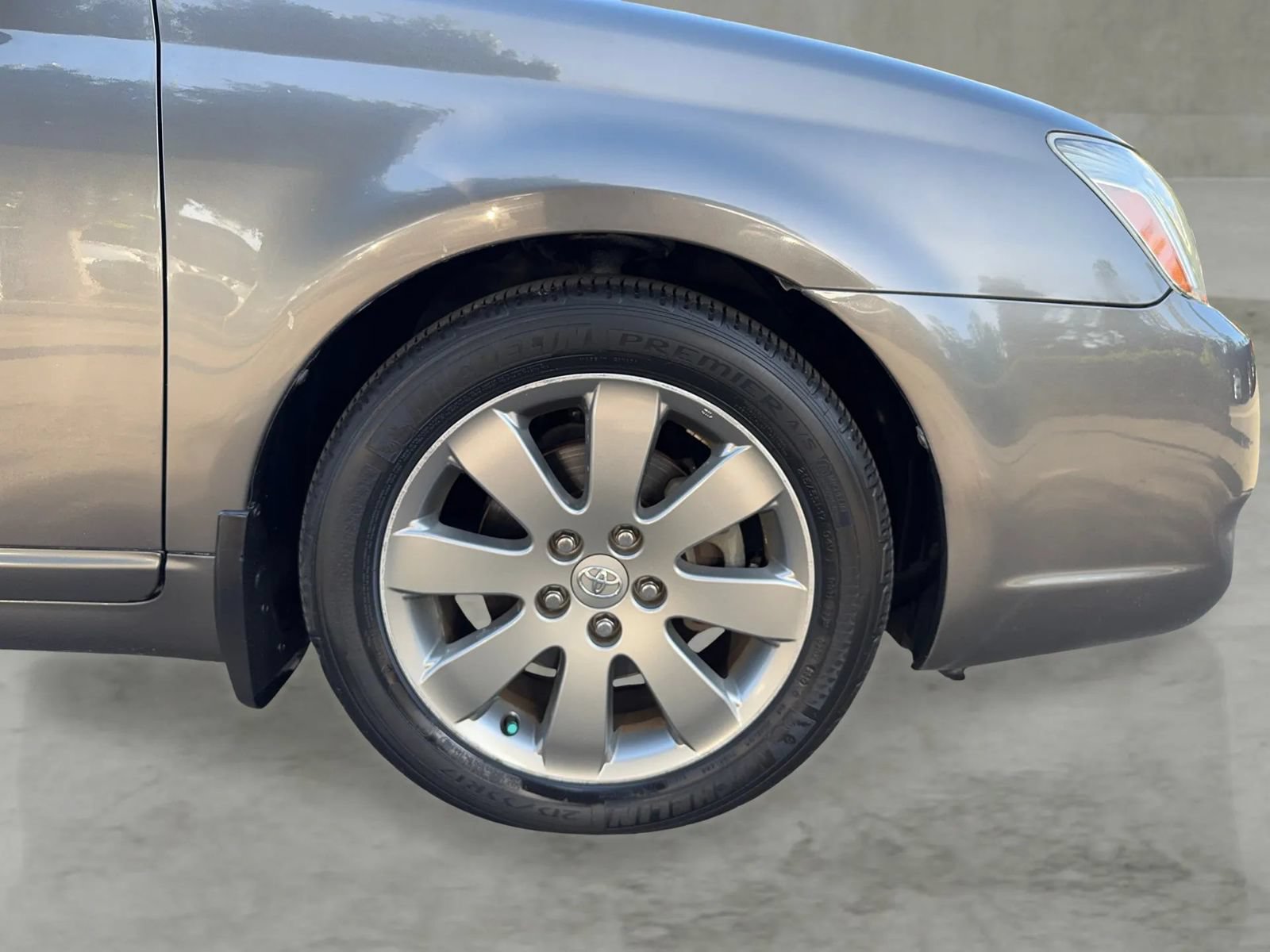 Used 2005 Toyota Avalon Touring FWD image 57