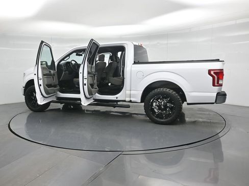 Used 2017 Ford F150 XLT image 32