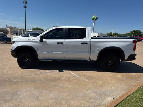 Used 2022 Chevrolet Silverado 1500 ZR2 w/ Technology Package image 4