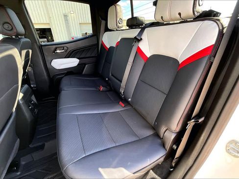 Used 2024 GMC Canyon AT4X image 20