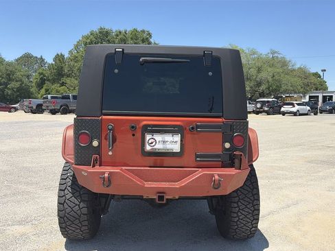 Used 2009 Jeep Wrangler Unlimited Rubicon w/ Dual Top Group AWD/4WD image 6
