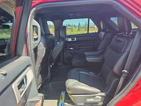 Used 2022 Ford Explorer ST w/ ST Street Pack AWD/4WD image 10
