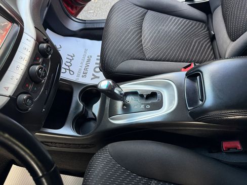 Used 2017 Dodge Journey SXT image 9