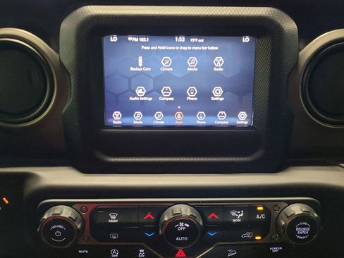 Used 2018 Jeep Wrangler Unlimited Sport S AWD/4WD image 25