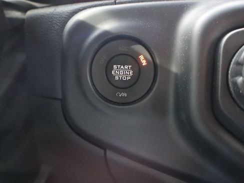 Used 2021 Jeep Gladiator Rubicon AWD/4WD image 16