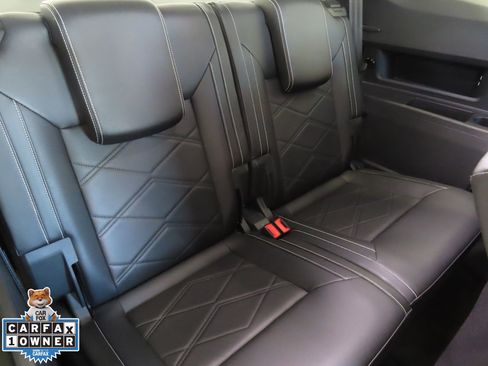 Used 2025 Volkswagen Atlas SE image 25