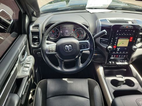 Used 2019 RAM 2500 Laramie w/ Black Appearance Package AWD/4WD image 10