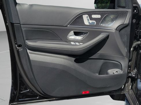 New 2026 Mercedes-Benz GLS 580 4MATIC image 16