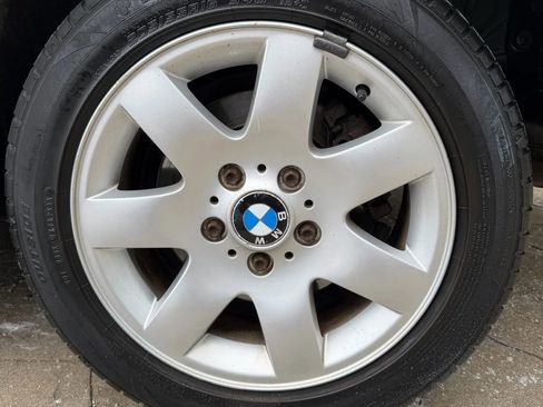 Used 2003 BMW 325xi Sedan image 32