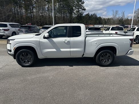 New 2025 Nissan Frontier SV image 8