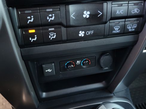 Used 2018 Toyota Tacoma TRD Sport image 23