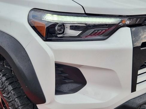 Used 2024 Chevrolet Colorado ZR2 w/ ZR2 Convenience Package III image 8