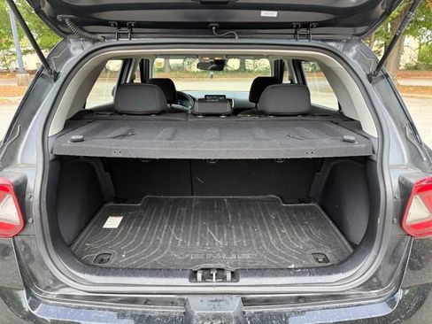 Used 2023 Hyundai Venue SEL FWD image 23