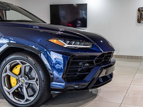 Used 2020 Lamborghini Urus AWD/4WD image 3