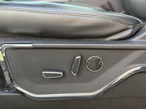 Used 2024 Ford F150 Lariat w/ Equipment Group 502A High image 9