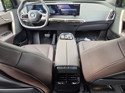 Certified 2026 BMW iX xDrive45 w/ Premium Package AWD/4WD image 13