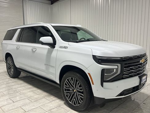 New 2026 Chevrolet Suburban High Country image 7