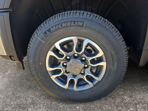 New 2026 GMC Sierra 2500 SLT w/ Texas SLT Premium Package AWD/4WD image 9