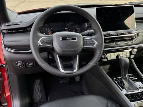 New 2026 Jeep Compass Latitude image 8