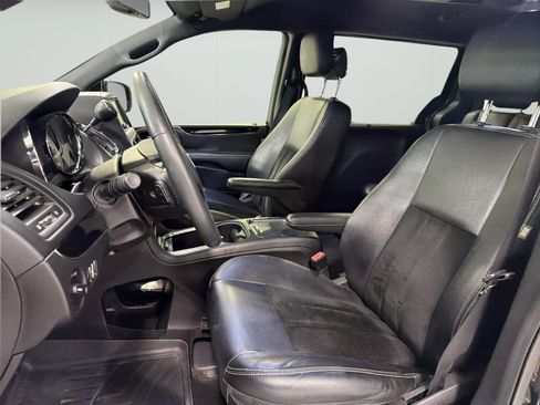 Used 2015 Dodge Grand Caravan SXT FWD image 9
