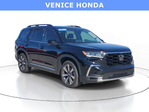 Used 2025 Honda Pilot Elite image 1