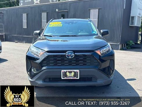 Used 2020 Toyota RAV4 LE w/ Carpet Mat Package AWD/4WD image 2