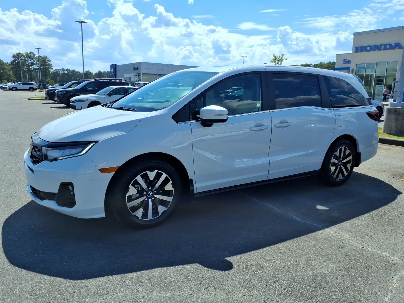 New 2027 Honda Odyssey EX-L image 3
