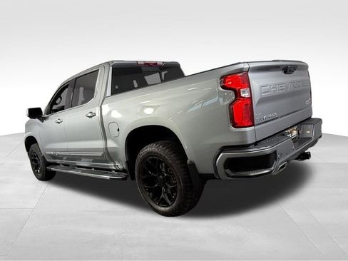 Used 2024 Chevrolet Silverado 1500 High Country w/ High Country Premium Package AWD/4WD image 9