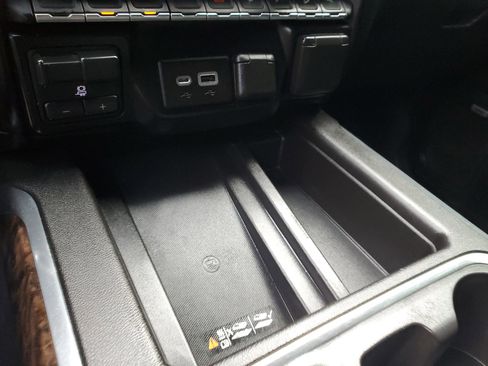 Used 2019 GMC Sierra 1500 Denali w/ Technology Package AWD/4WD image 28